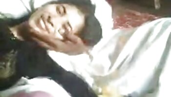 آماتور سیاه خروس خود را توسط دوست دختر سکسی کوردستان مکیده می شود